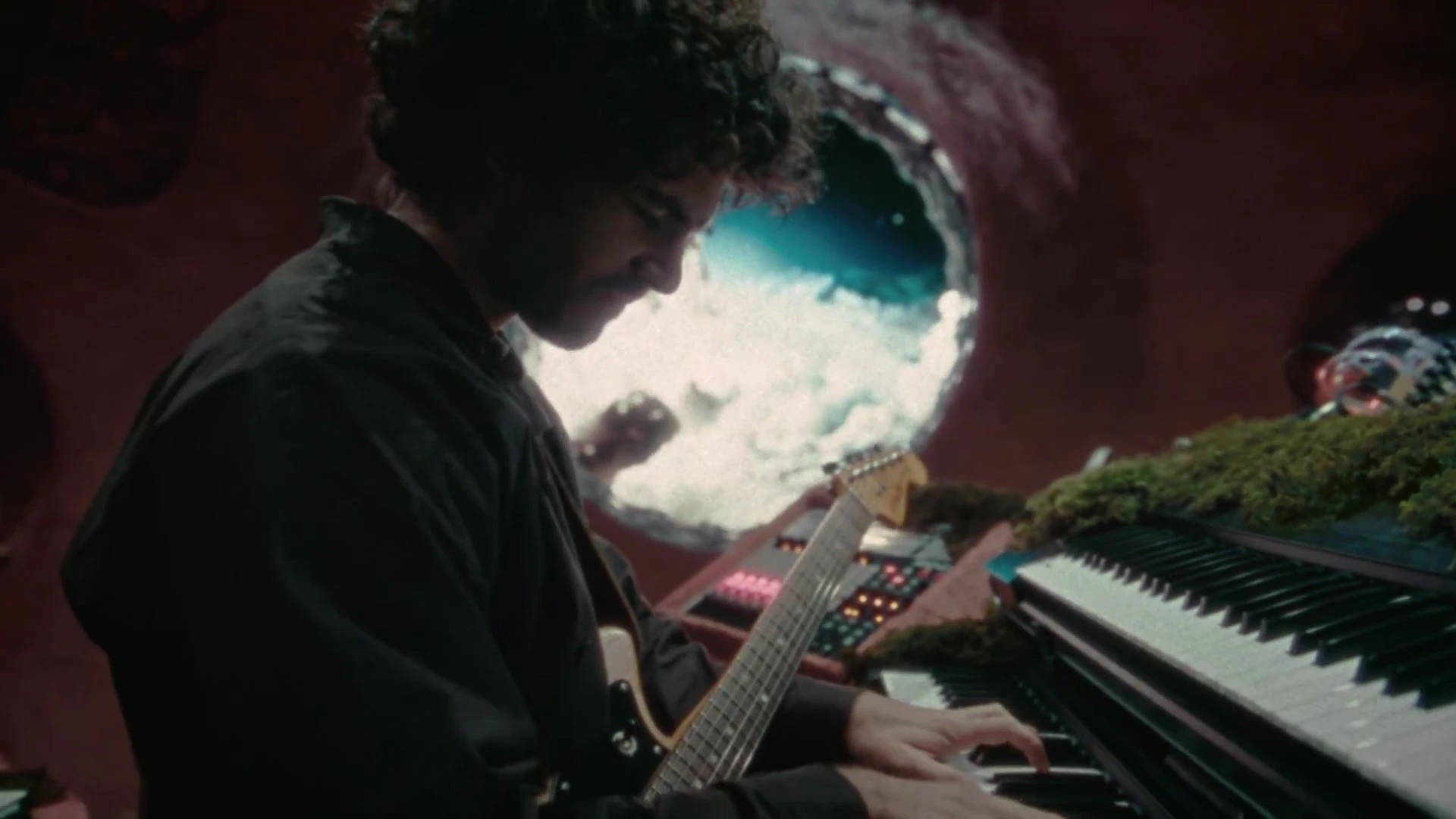 FKJ · Tyber Live Session · 07:01